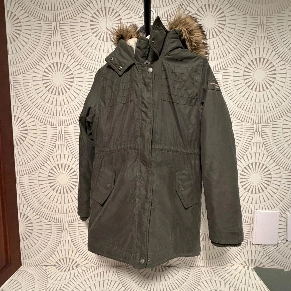 Abercrombie Parka Jacket Kids XL 13/14 Olive Green Sherpa Faux Fur Hood